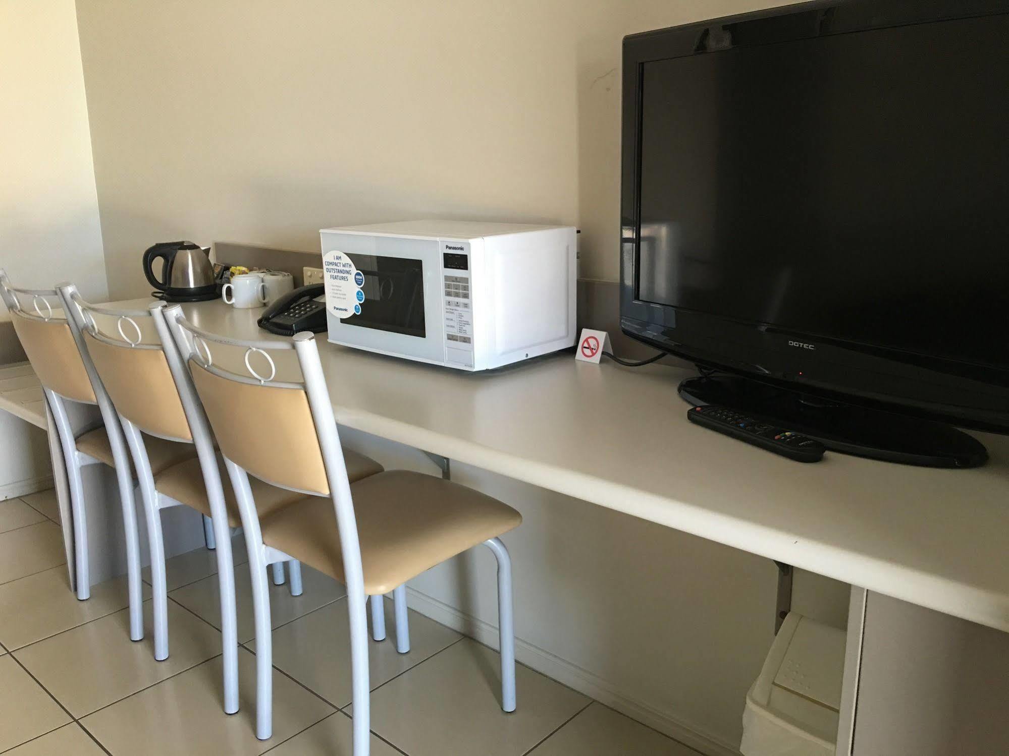 Blackwater Motor Inn Екстер'єр фото