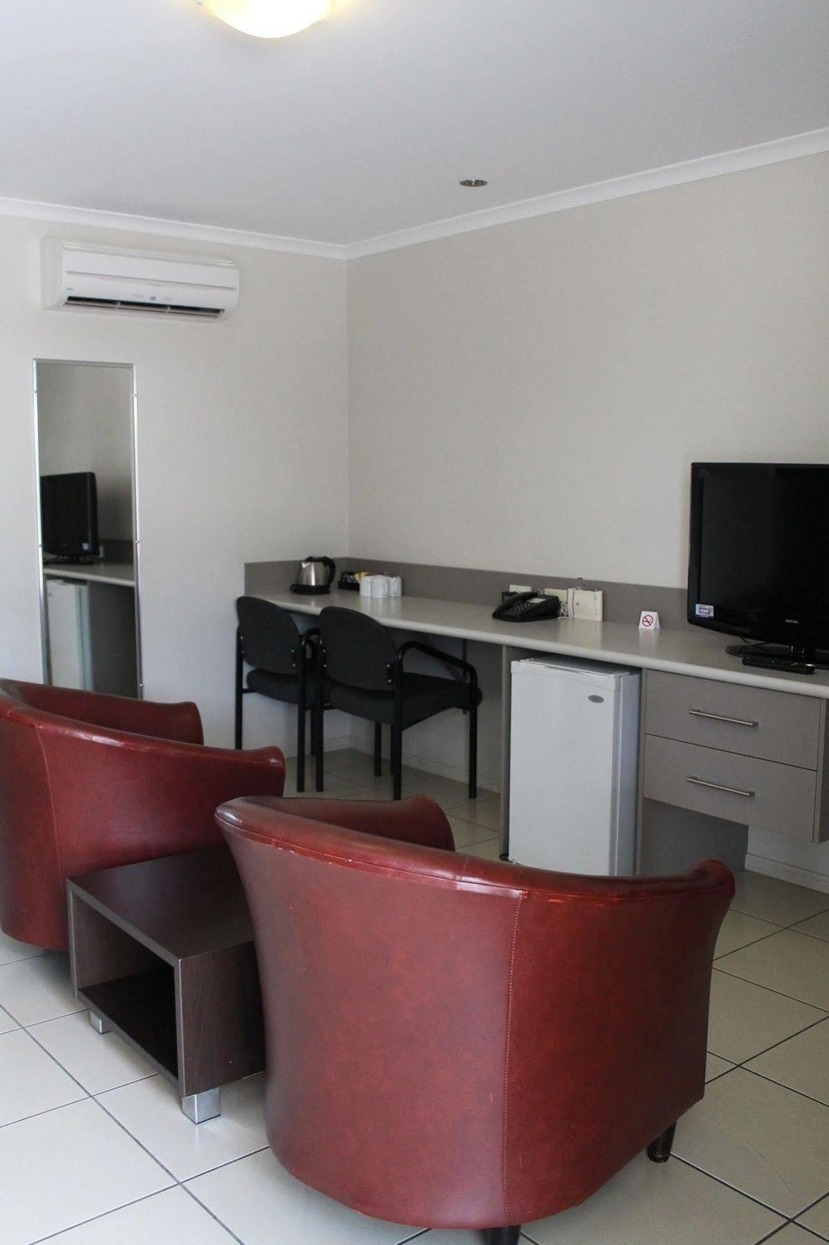 Blackwater Motor Inn Екстер'єр фото